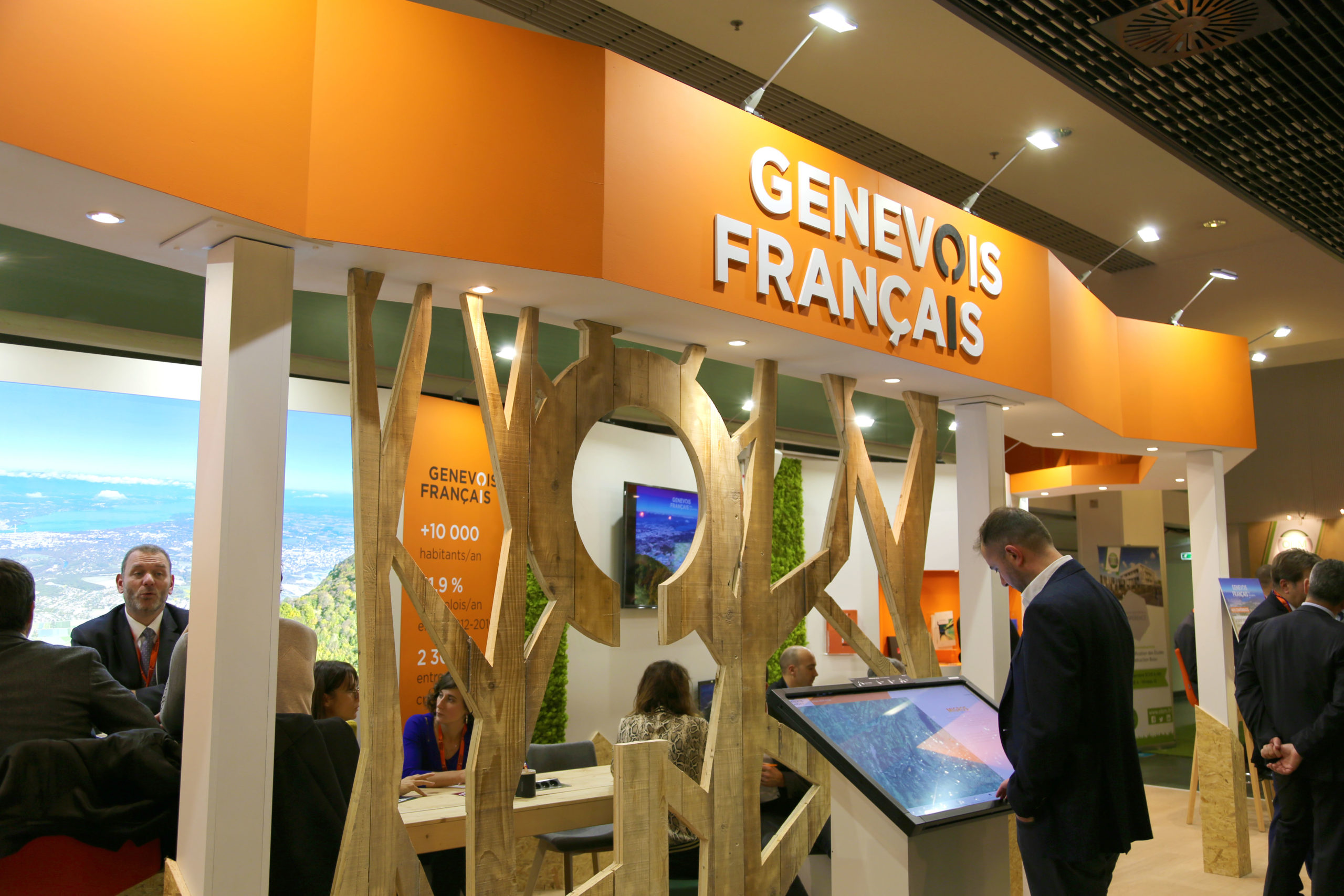 salon immobilier stand Genevois français
